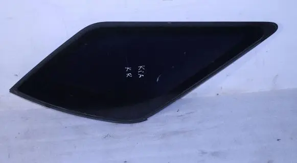 KIA Sorento Rear side window 43R000302 DOT748MS52AS2