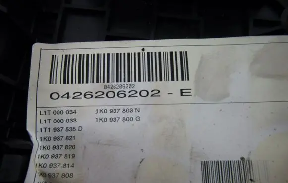 Volkswagen Touran I Fuse module 1K0937803N