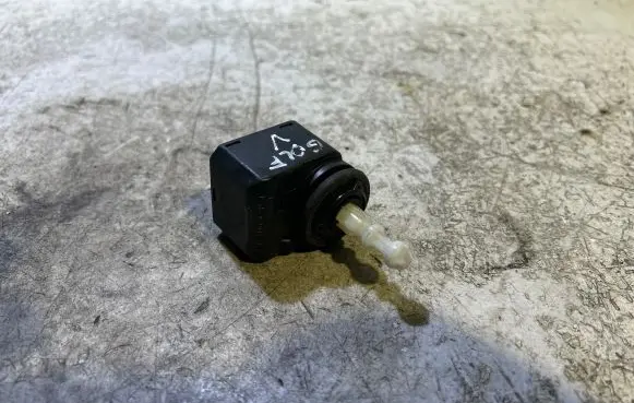 Opel Signum Headlight level adjustment motor 00883000