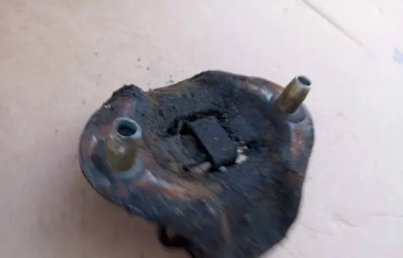 Jaguar XJ X40 Engine mount bracket