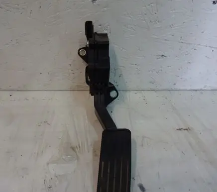 Subaru Legacy Accelerator throttle pedal 36010AG140