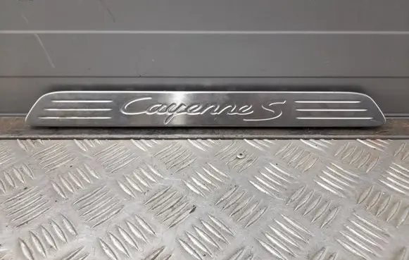 Porsche Cayenne (92A) Front sill trim cover 23890010