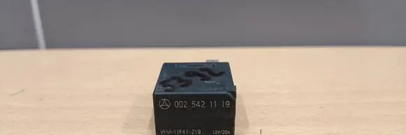 Mercedes-Benz E W211 Other relay 0025421119