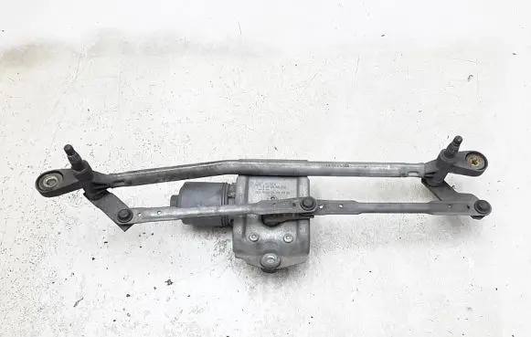Front wiper linkage