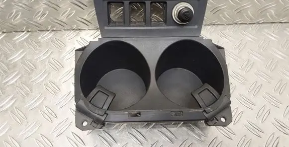 Cup holder front