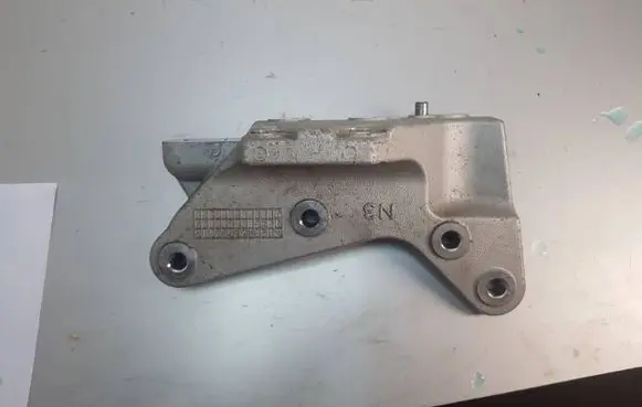 Hyundai Kona I Gearbox mounting bracket