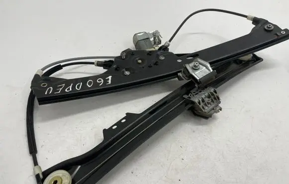 BMW 5 E60 E61 Front door window regulator with motor 7075668