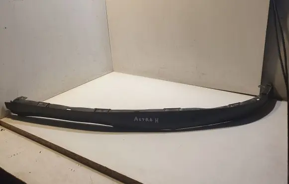 Front bumper lip
