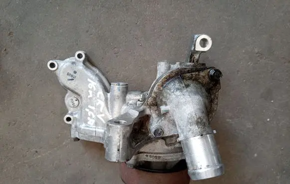 Honda CR-V Water pump