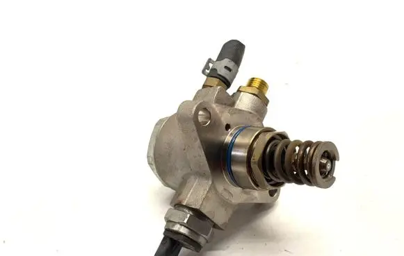 Audi A8 S8 D4 4H Fuel injection high pressure pump 07P127025G