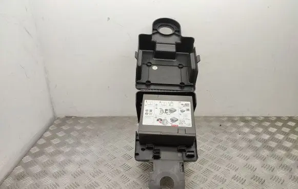Audi A4 S4 B8 8K Tool box 