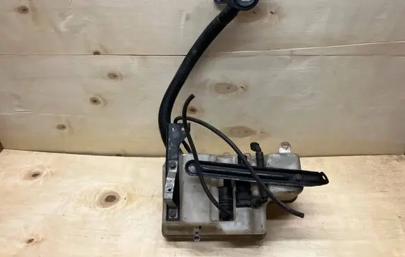 BMW 7 E65 E66 Windshield washer fluid reservoir/tank 7009124