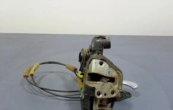 Toyota Camry Front door lock