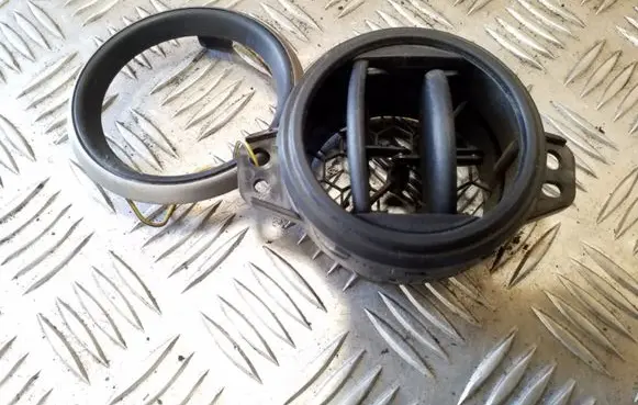 Toyota RAV 4 (XA20) Dash center air vent grill 4556422030 5565042030