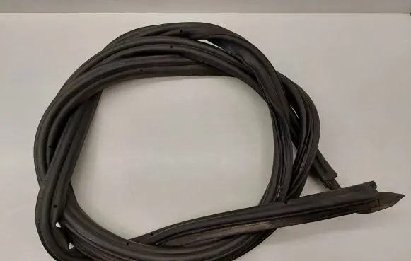 Volkswagen Eos Seal rubber (tailgate) 1Q0827705Q