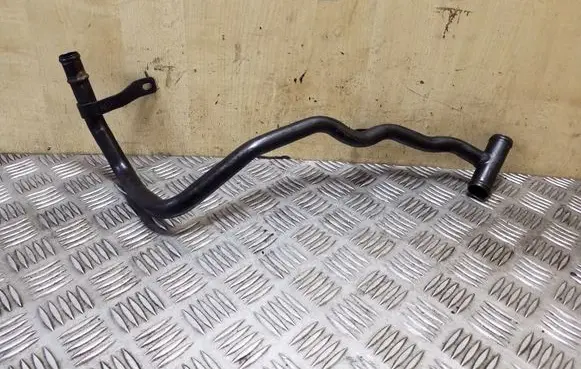 Volkswagen PASSAT B8 Engine coolant pipe/hose 04L121065