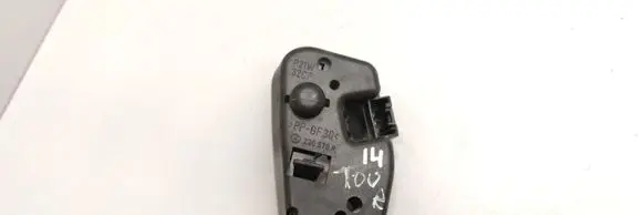 BMW 3 E46 Tail light bulb cover holder 8374810 230570R