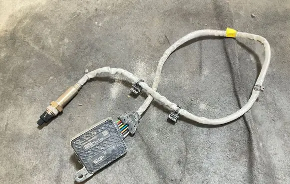 Renault Trafic III (X82) Lambda probe sensor 227900033R SNS0957A AAA2104130000