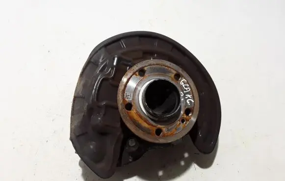 Rear wheel hub