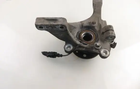 Opel Vectra C Front wheel hub spindle knuckle