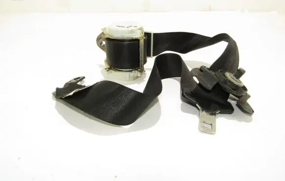 BMW X3 E83 Front seatbelt