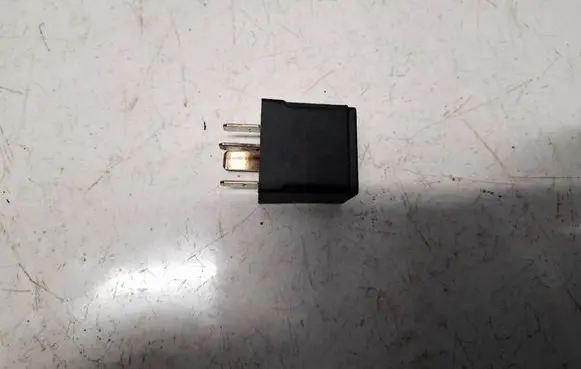 Jeep Grand Cherokee (WK) Other relay 04692181AA