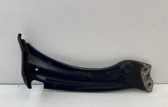 Skoda Superb B8 (3V) Fender mounting bracket 3V0821142