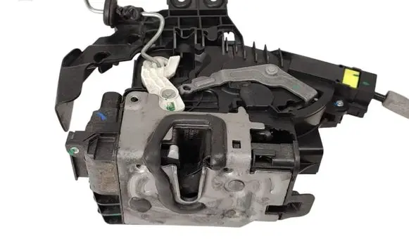 Mercedes-Benz C W205 Front door lock A0997202300