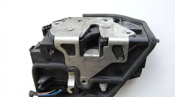 Audi A3 S3 8P Rear door lock 7167075