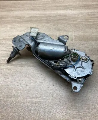 Renault Megane I Rear window wiper motor 0390206415 7700838383