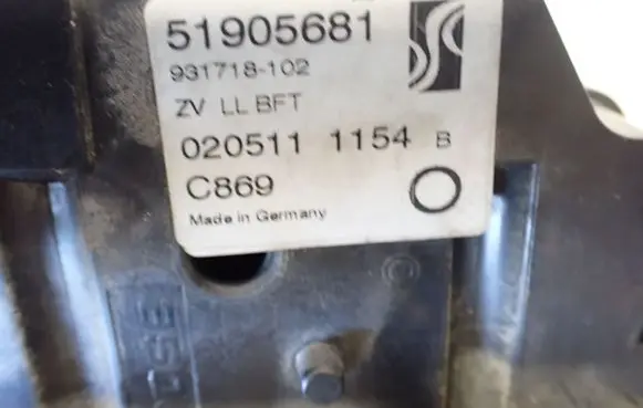 Fiat Punto (199) Front door lock 51905681