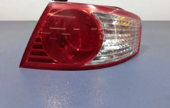 KIA Opirus Rear/tail lights 924023F0