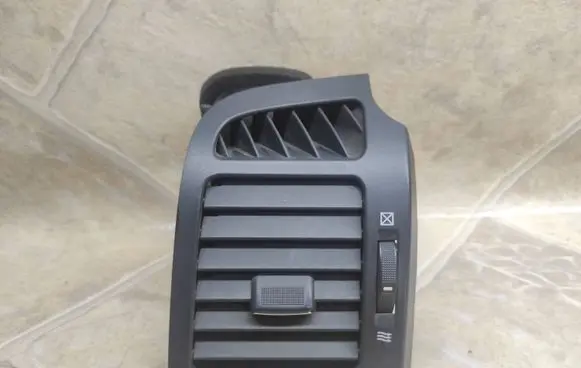 Chevrolet Captiva Dashboard side air vent grill/cover trim