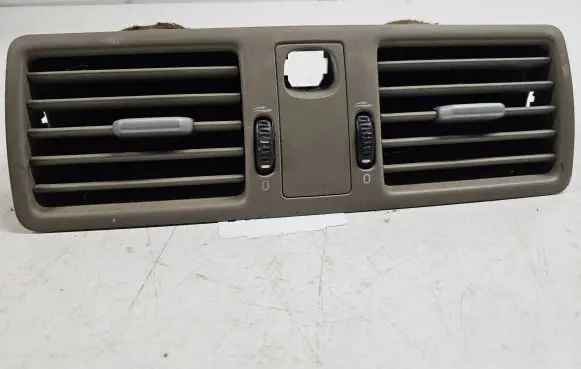 Volvo XC90 Dash center air vent grill 3409400