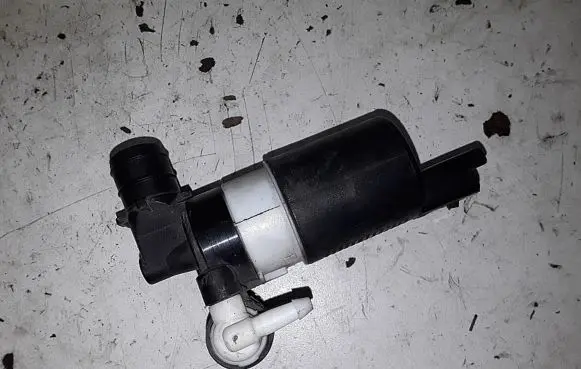 Renault Megane III Windscreen/windshield washer pump 8200031805