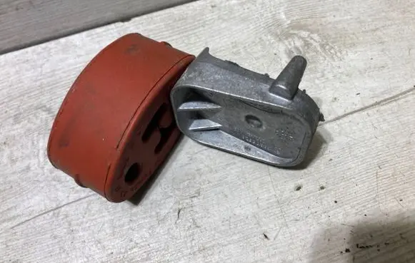 Ford Focus Muffler mount bracket/holder jx615a261ga
