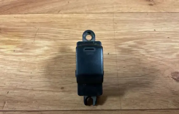Nissan Micra Electric window control switch 