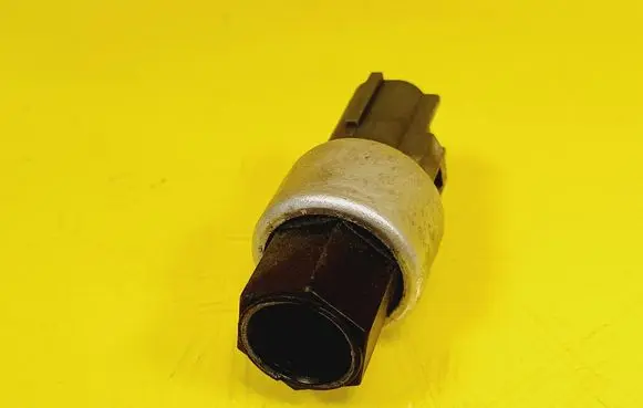 Chrysler PT Cruiser Air conditioning (A/C) pressure sensor 