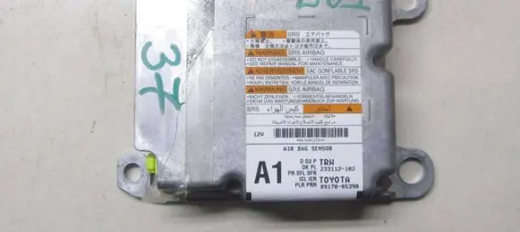 Toyota Avensis T270 Airbag control unit/module 89170-05390