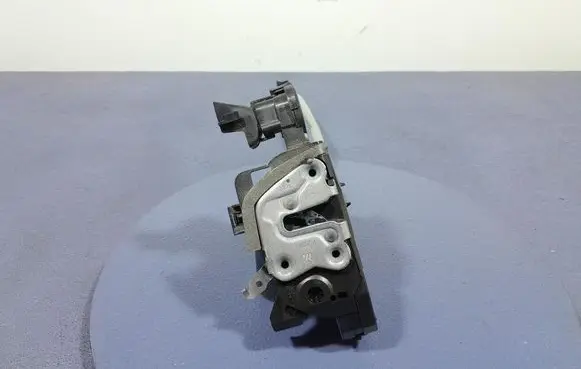 Renault Captur Front door lock 805034935R
