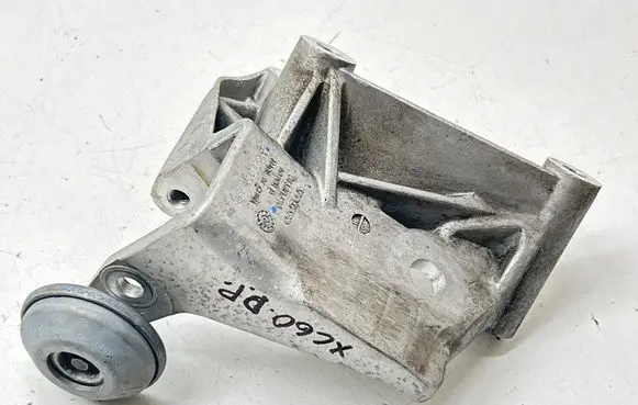 Volvo XC60 Engine mounting bracket 31430470 20200929 31401281