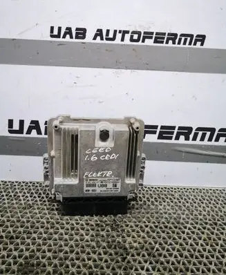 KIA Ceed Engine control unit/module 391402A880