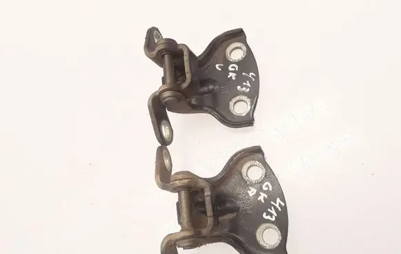 Suzuki Forenza Rear door hinge set 