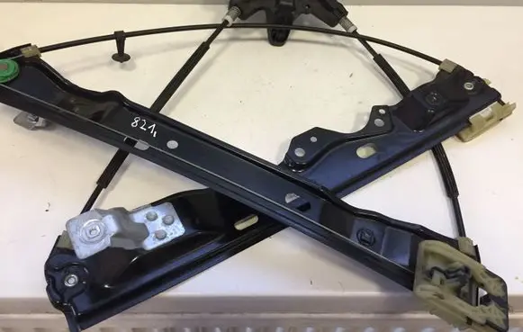 Ford Focus Front window lifting mechanism without motor 924130104