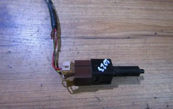 Brake pedal sensor switch