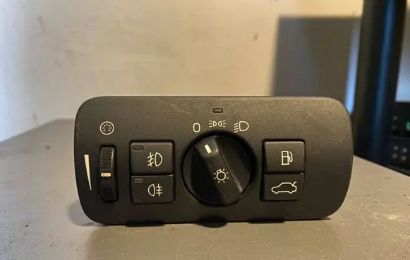 Volvo V70 Light switch 30739414