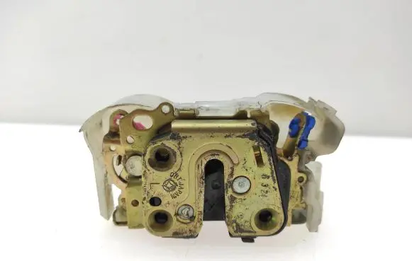 Subaru Forester SG Front door lock