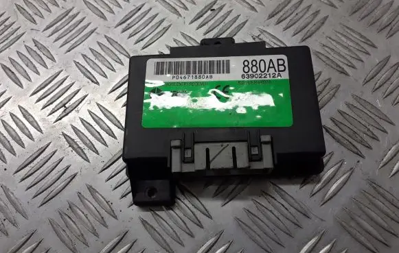 Chrysler PT Cruiser Voice control module 04671880AB