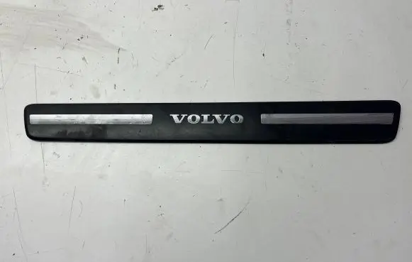 Volvo XC60 Front sill trim cover 31349213