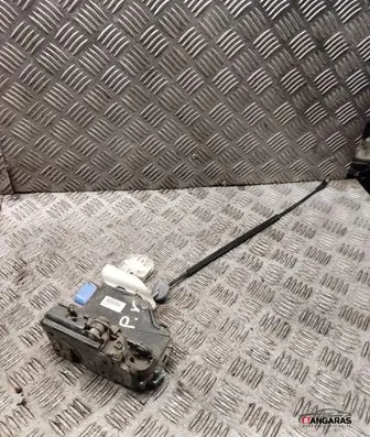 Volkswagen Caddy Front door lock 3d2837015t